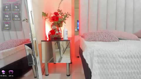 Hanna online show from December 2025 07:55:01 PM