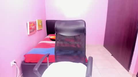 Snapshot of lil_mommy_slut chatting on November 2025 11:53:01 AM lil_mommy_slut online show from November 2025 11:53:01 AM