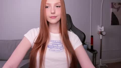 Snapshot of lil_pumpkinpie chatting on February 2025 07:45:02 AM Val online show from February 2025 07:45:02 AM