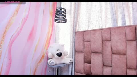 lila noa online show from January 2025 01:11:01 PM