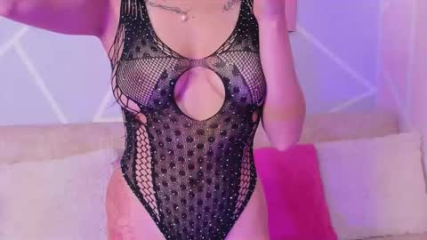 lila noa online show from September 2025 07:39:01 PM