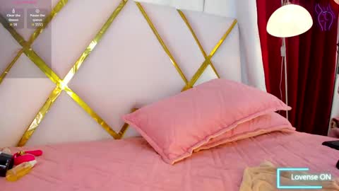 lila_pinky_ online show from April 2026 12:03:01 PM