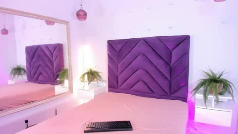 lila bailey  online show from December 2025 09:34:02 PM