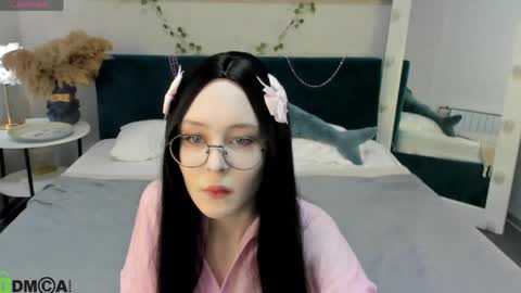 Snapshot of lilac_muse chatting on June 2026 03:19:02 AM Lili online show from June 2026 03:19:02 AM