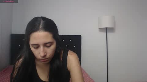 Lila Cream online show from November 2025 03:22:01 PM