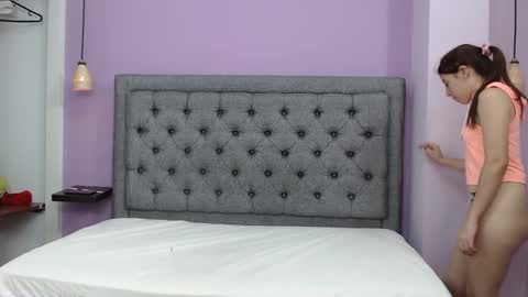 Lilasuni online show from December 2024 02:39:02 PM