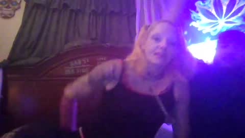 Snapshot of lilbit4u chatting on March 2025 02:41:02 AM lilbit4u online show from March 2025 02:41:02 AM