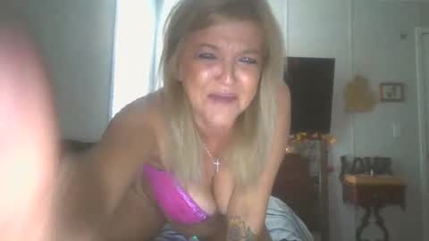 lilblonde412 online show from October 2025 01:55:02 PM