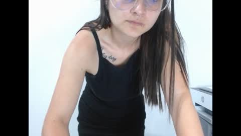 Snapshot of lilcoralinne_0 chatting on May 2026 01:14:02 AM Valeri Villalobos IG villa lobosvaleri online show from May 2026 01:14:02 AM