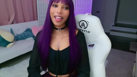 evie online show from February 2025 02:09:02 AM