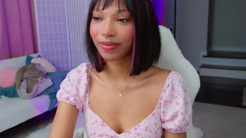 evie online show from March 2025 12:53:01 AM