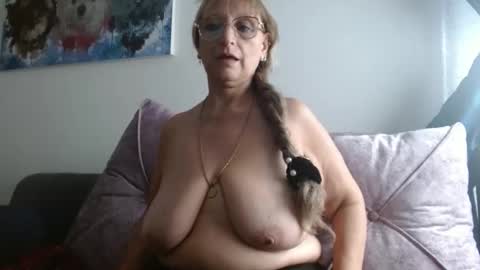 Snapshot of lilhy_mcfly chatting on May 2026 07:53:02 PM lilieth online show from May 2026 07:53:02 PM