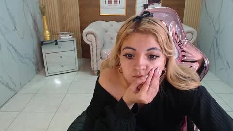 Lili online show from February 2025 09:39:02 AM