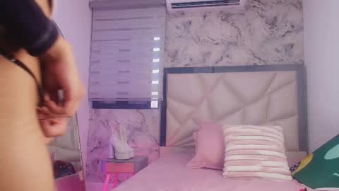 Snapshot of lili_jhonson chatting on February 2026 11:48:01 AM Lily online show from February 2026 11:48:01 AM