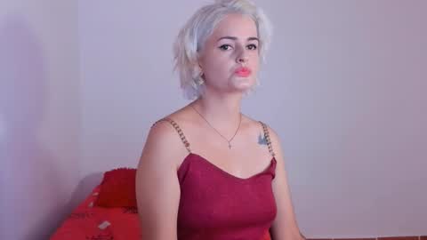 Lili online show from October 2025 04:27:01 PM