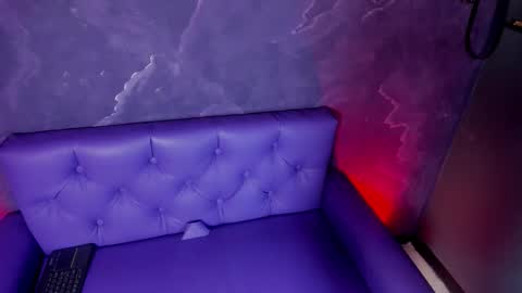 Lili  online show from September 2025 07:08:02 PM