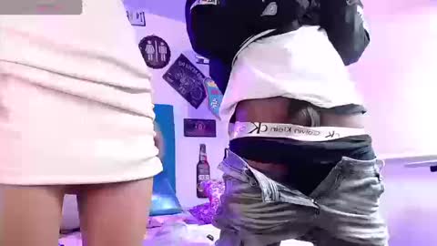 lili_roussi online show from September 2025 10:43:01 PM