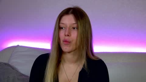 Mia online show from January 2025 06:27:02 AM