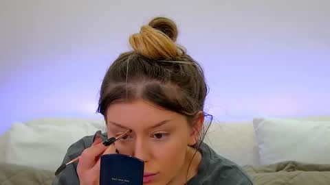 Mia online show from February 2025 07:12:02 AM