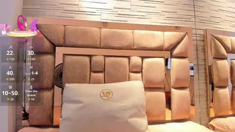 LILIAN  online show from September 2025 07:50:01 PM