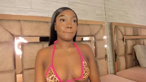 Snapshot of lilian_starfire chatting on May 2026 07:22:02 PM LILIAN online show from May 2026 07:22:02 PM
