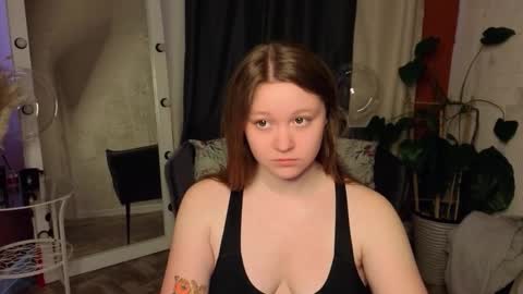 Snapshot of lilian_stars chatting on February 2026 04:46:01 AM Lilian online show from February 2026 04:46:01 AM