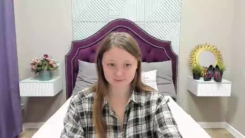 Snapshot of lilian_stars chatting on February 2026 01:32:02 PM Lilian online show from February 2026 01:32:02 PM