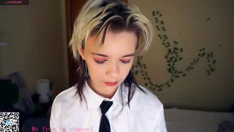 Lilian online show from October 2025 06:41:02 AM