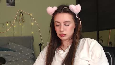 Lilu online show from October 2025 04:50:01 PM