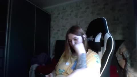 liliawoolf online show from November 2025 01:22:02 PM