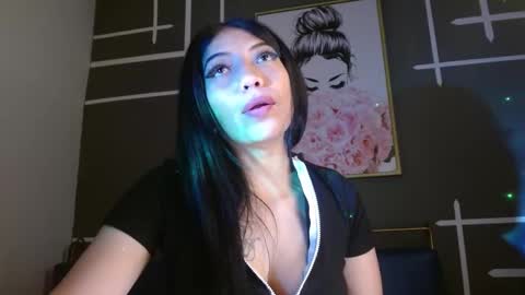 Simone 3 online show from November 2025 07:51:02 PM