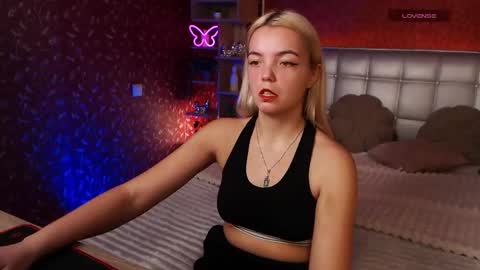 Lilie online show from February 2025 07:55:01 PM