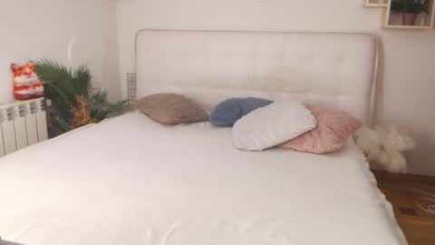 Lilie online show from March 2025 01:09:01 PM