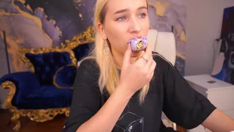 lilielfie online show from September 2025 06:46:02 AM