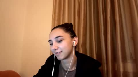 Lina online show from October 2025 10:07:02 PM