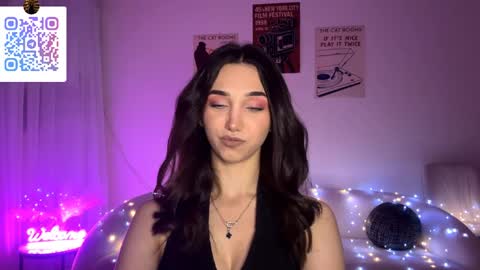 Lina online show from April 2026 10:51:01 PM