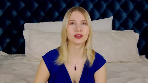 LiliLinn online show from January 2025 04:48:01 AM