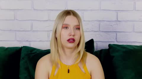 LiliLinn online show from January 2025 07:47:02 AM