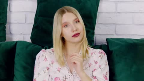 LiliLinn online show from January 2025 02:15:02 PM