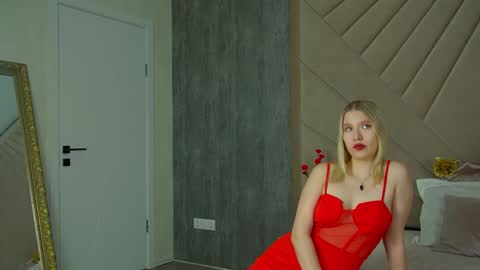 LiliLinn online show from January 2025 01:53:01 PM