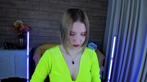 LiliLinn online show from January 2025 07:43:01 AM