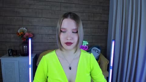 LiliLinn online show from January 2025 11:06:02 AM