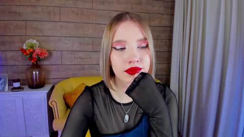 LiliLinn online show from February 2025 08:35:01 AM