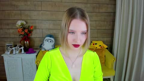 LiliLinn online show from February 2025 11:20:01 AM