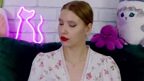 LiliLinn online show from March 2025 02:23:02 PM