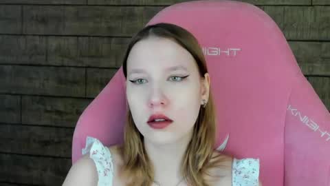 LiliLinn online show from May 2026 04:29:02 AM