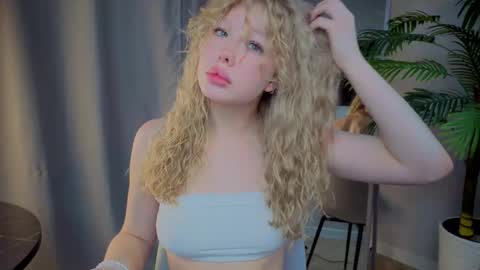 lililok101 online show from October 2025 02:36:02 AM