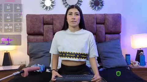 Lilia online show from March 2026 12:09:01 PM