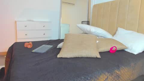 Lili  online show from March 2025 07:10:01 AM