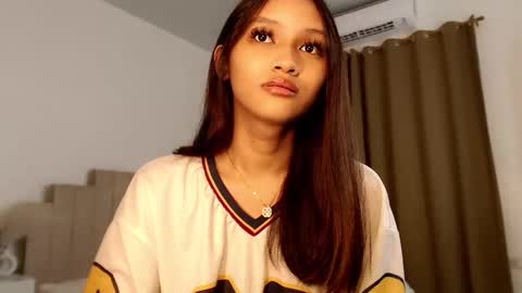 Snapshot of lilit_sensual chatting on October 2025 05:19:02 AM Chloe online show from October 2025 05:19:02 AM